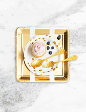 Load image into Gallery viewer, Party Plates  (round gold) Polka dots
